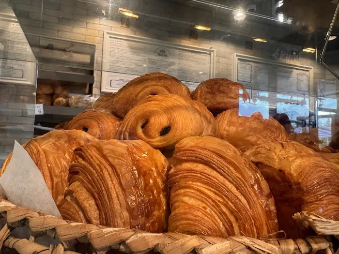 Farine Bakery & Café 9