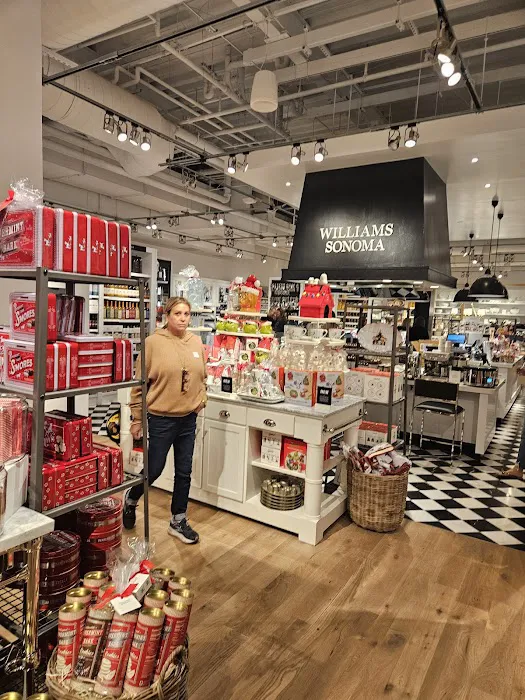 Williams-Sonoma 5