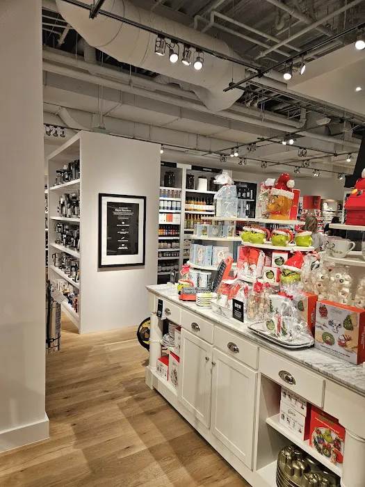 Williams-Sonoma 7