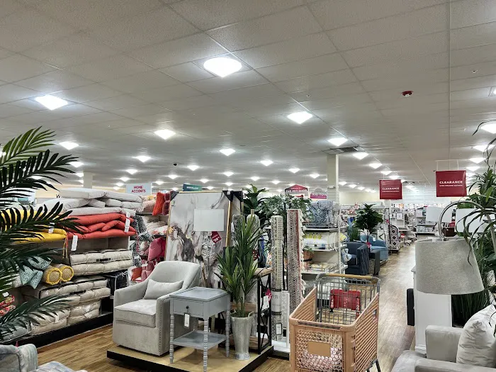 Marshalls & HomeGoods 4