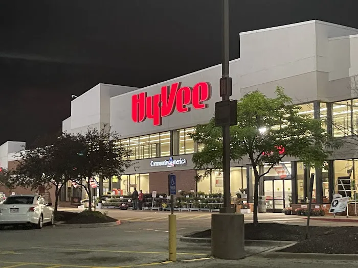 Hy-Vee Grocery Store 4