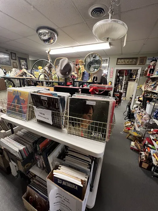 Capital City Antique Mall 6