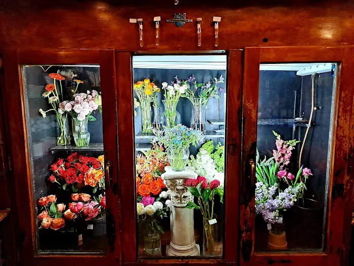 Guilford White House Florist 0