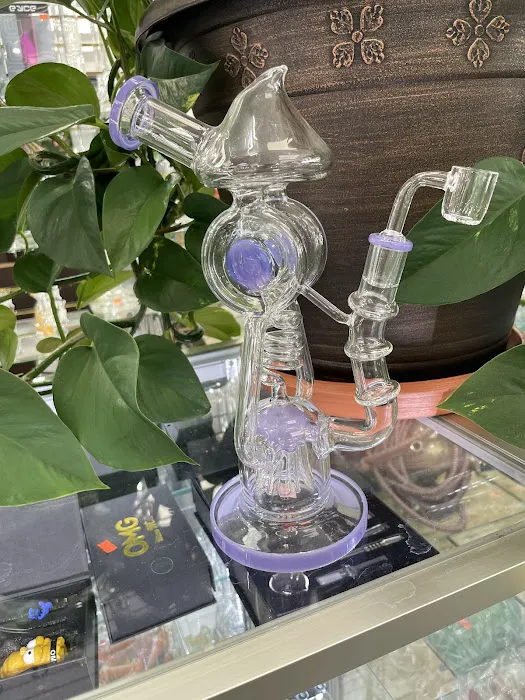 D’s Smoke Shop 9