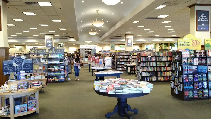 Barnes & Noble 5