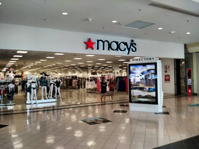 Macy's 0