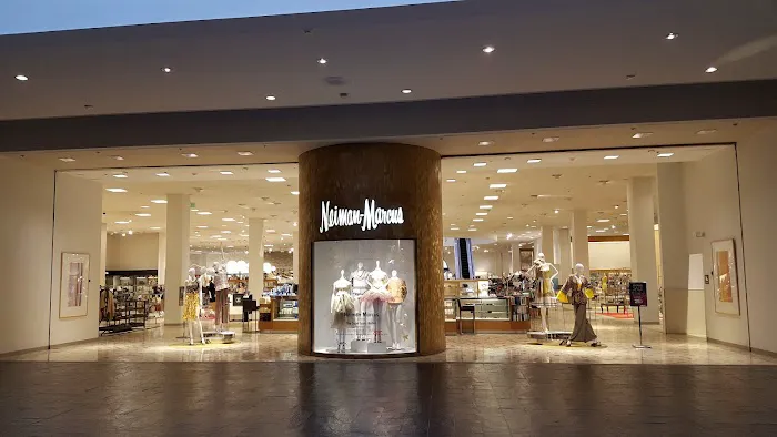 Neiman Marcus 0
