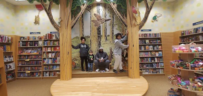 Barnes & Noble 9