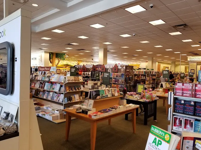 Barnes & Noble 2