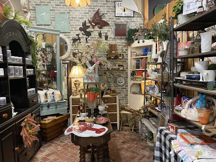 Fourth Street Antiques 5
