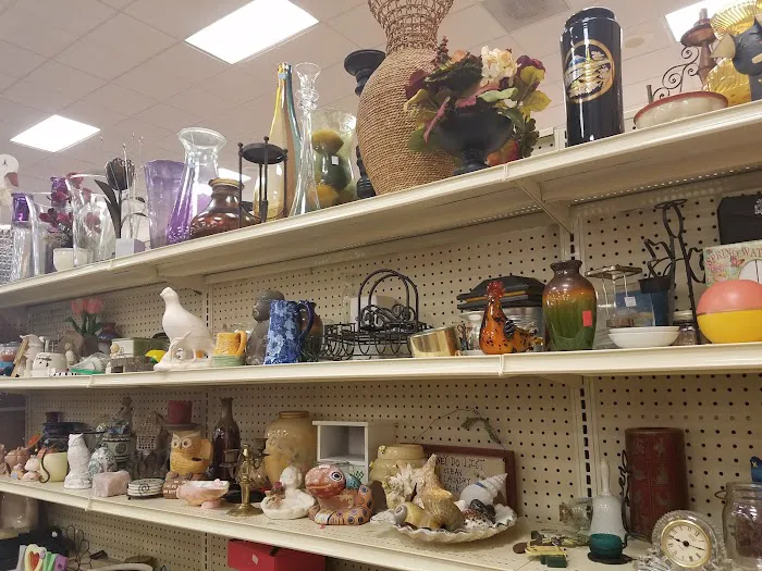 Goodwill Southern California Store / Donation Center 4