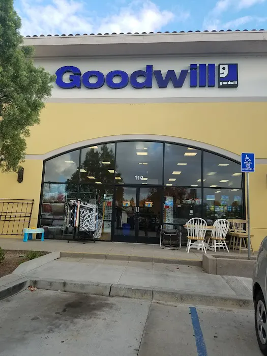 Goodwill Southern California Store / Donation Center 3