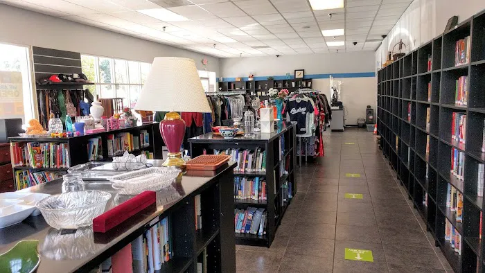 Goodwill Southern California Store / Donation Center 7