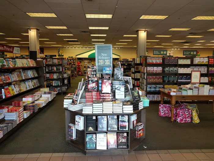 Barnes & Noble 9
