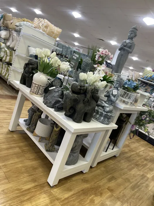 T.J. Maxx & HomeGoods 3