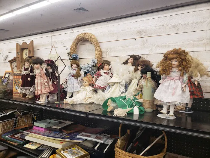 New Horizons Thrift Store 4