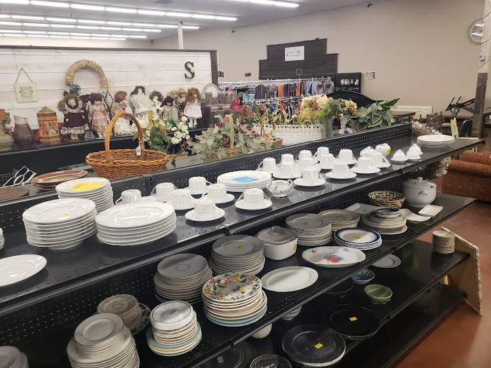 New Horizons Thrift Store 7