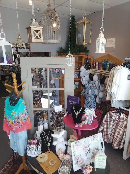 Nest to Threads Boutique Marketplace 8