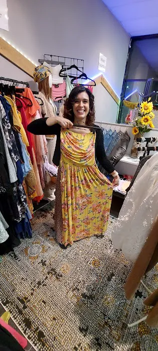 Nest to Threads Boutique Marketplace 4