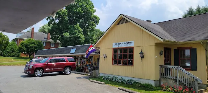 J & R Country Store 9