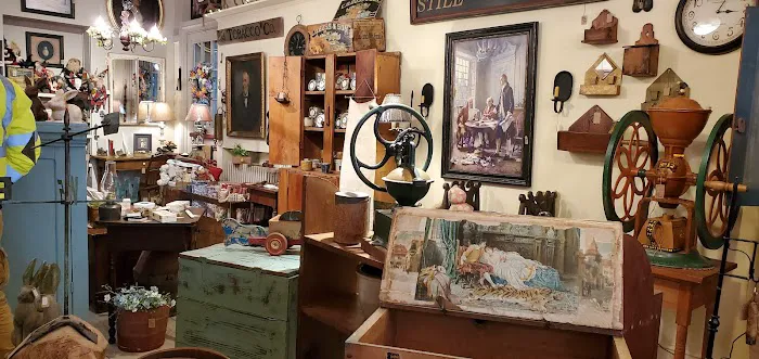 Moravian House Antiques 1