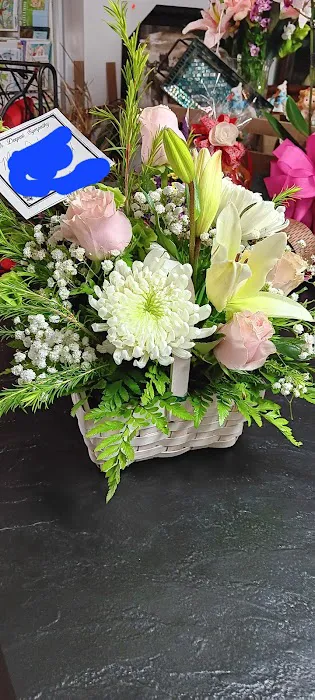 Mattie Lou's Flower & Gift 4
