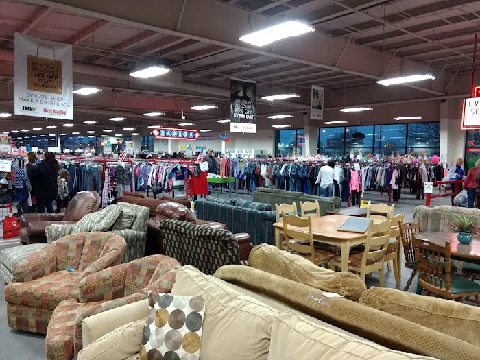 Red Racks DAV Thrift Store 3