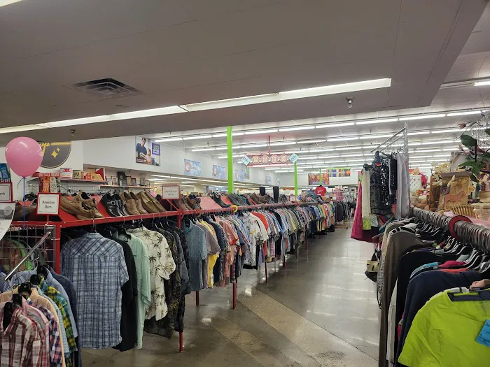 Red Racks Thrift Store 4