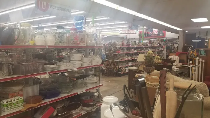 Red Racks Thrift Store 2