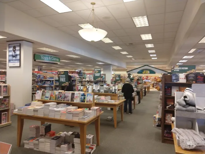 Barnes & Noble 9
