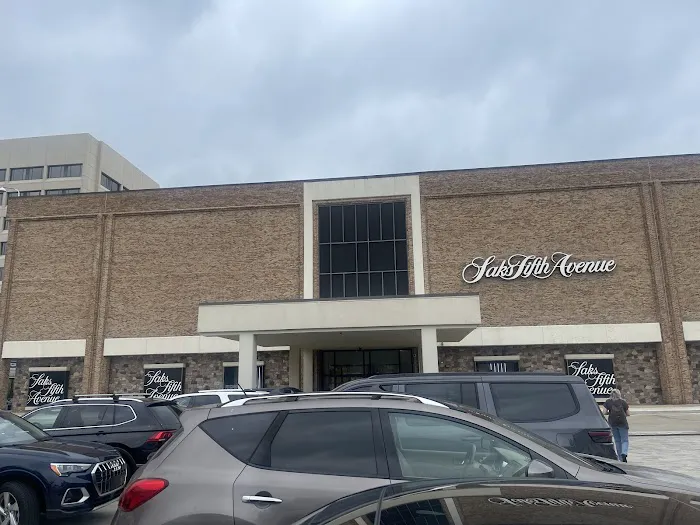 Saks Fifth Avenue 4