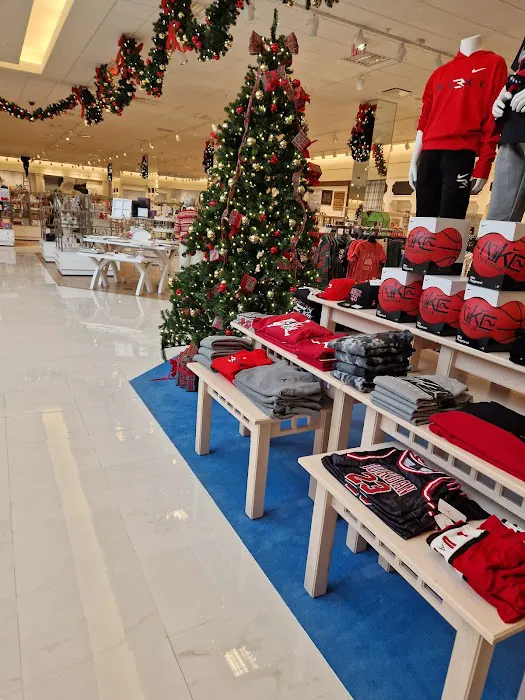 Von Maur 9