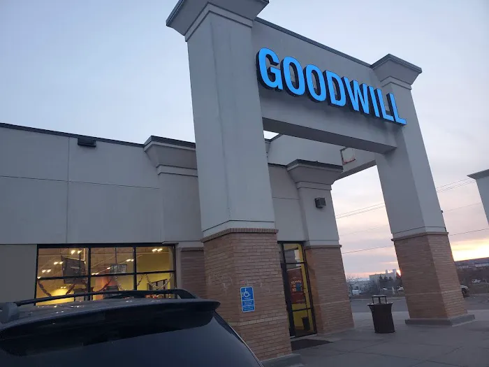 Goodwill - Roseville: Cleveland Ave. N 3