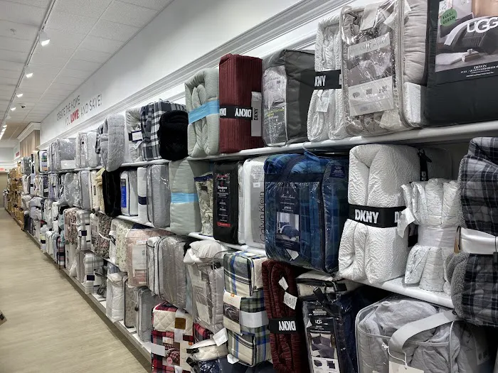 Marshalls & HomeGoods 0