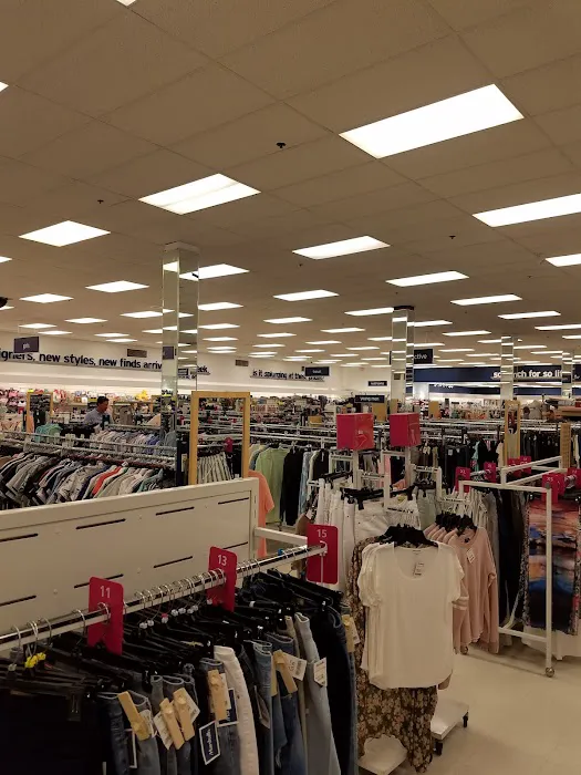 Marshalls & HomeGoods 5