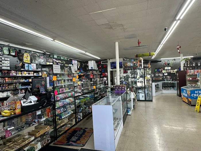 Kenwood Grocery and Tobacco 3