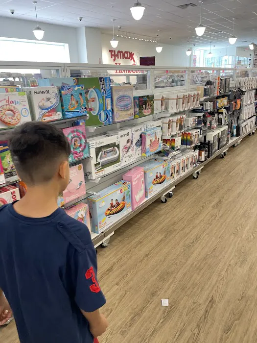 T.J. Maxx & HomeGoods 7