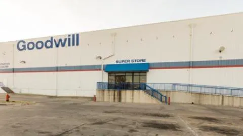 Goodwill Outlet Store 9