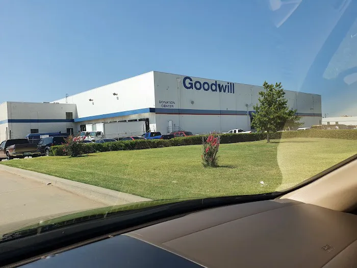 Goodwill Outlet Store 8