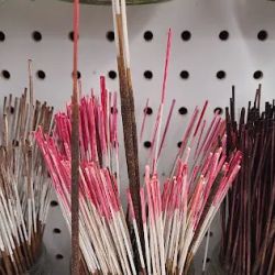 Five Below ico