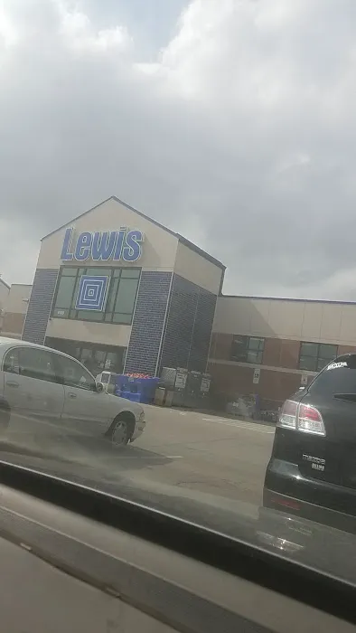 Lewis Stores - 69th & Louise, Sioux Falls 4