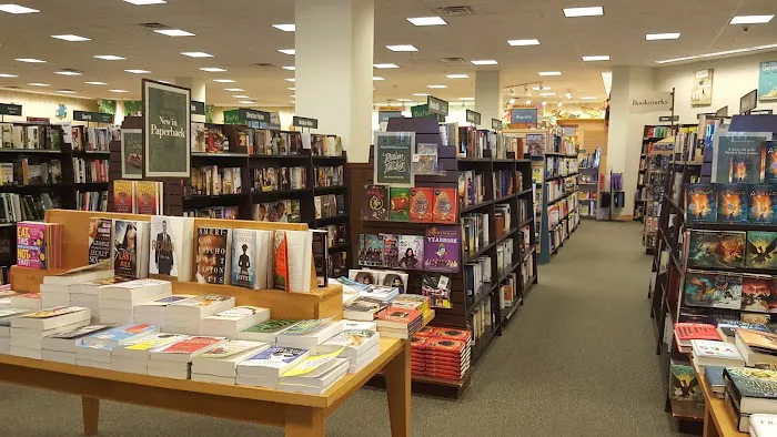 Barnes & Noble 8