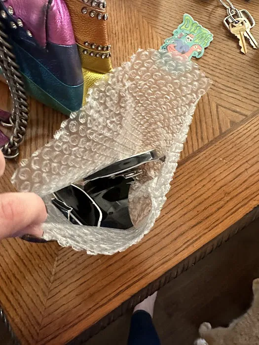 Deede's Hallmark Shop 0