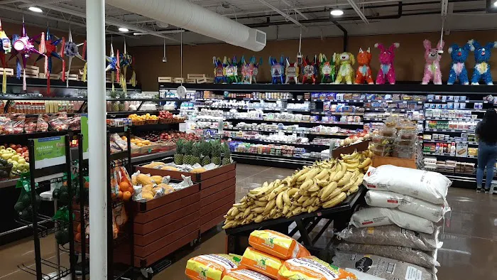 LOS PAISANOS WORLD MARKET 8