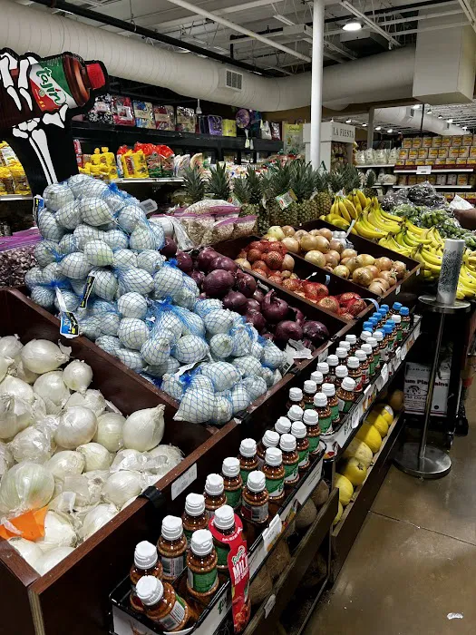 LOS PAISANOS WORLD MARKET 4