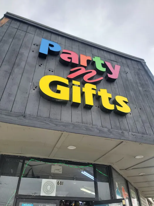 Party n Gifts (Dollar Store) 7