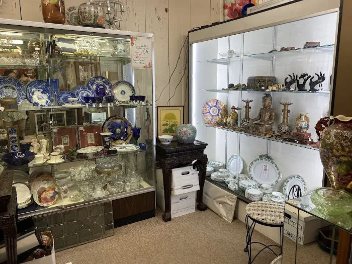 Old Barn Antique Mall Inc 3