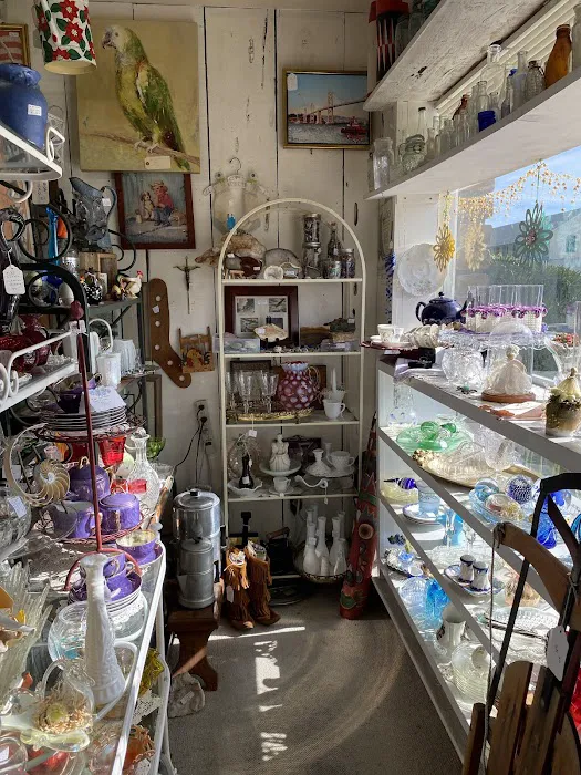 Old Barn Antique Mall Inc 2