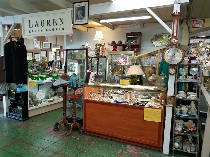Old Barn Antique Mall Inc 0