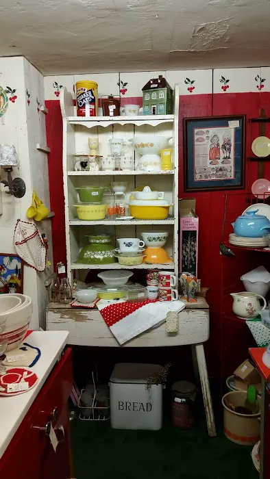 Old Barn Antique Mall Inc 6